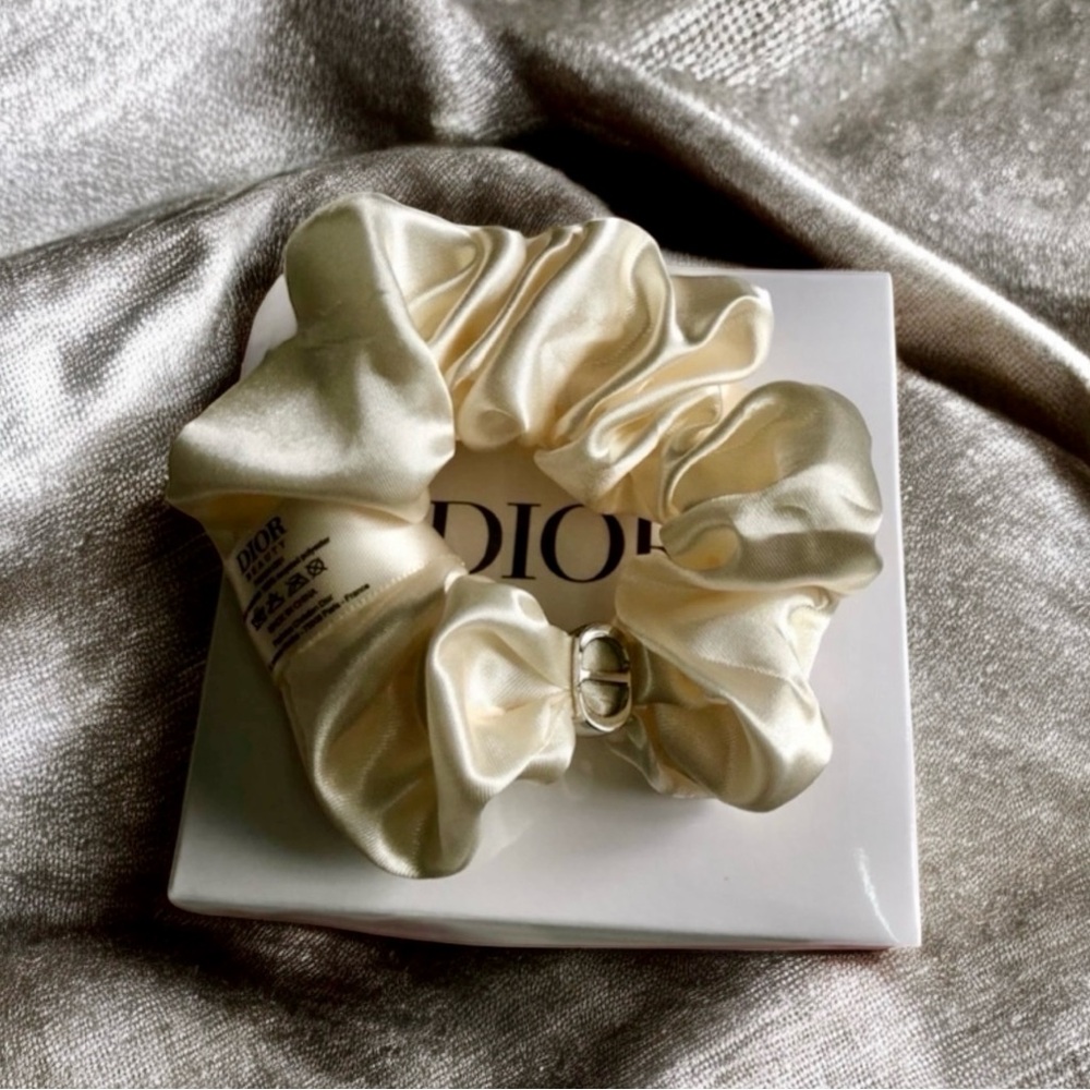 New! Dior Cream Satin Scrunchie w/ Silver CD Logo + Gift Box - Picture 4 of 4